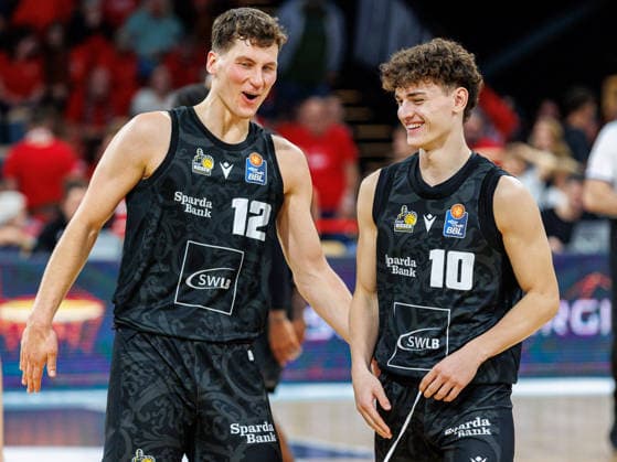 Patrick Cartier, MHP Riesen Ludwigsburg, 12; Lars Danziger, MHP Riesen Ludwigsburg, 10; celebrating; cheers; positive emotions; end of the game; BMA365 Bamberg Baskets vs. MHP RIESEN Ludwigsburg; basketball; easyCredit BBL; Matchday 3, September 26, 2026 BMA365 Bamberg Baskets vs. MHP RIESEN Ludwigsburg, basketball, easyCredit BBL, Matchday 3, September 26, 2026 Bamberg Copyright: xEibner-Pressefoto G.xSantemizx EP_EER