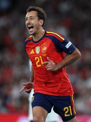 Mikel Oyarzabal of Spain celebrates after he scores Spains Third (3rd) goal to put Spain 3-2 up England v Spain - UEFA Nations League - League A - Group 3. Football. Wembley Stadium, London, UK. 26 SEP 2026Wembley Wembley Stadium LONDON United Kingdom  Copyright: xJASONPIX Shutterstockx 17171351bm