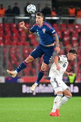L-R Luka Vuskovic (CRO) and Adam Hlozek (CZE) in action during the UEFA Nations League, A3 group 1st round match: Czechia vs Croatia, in Prague, Czech Republic, on September 26, 2026. (CTKxPhoto MichalxKamaryt) CTKPhotoP2026092606895  CTKPhotoP2026092606895