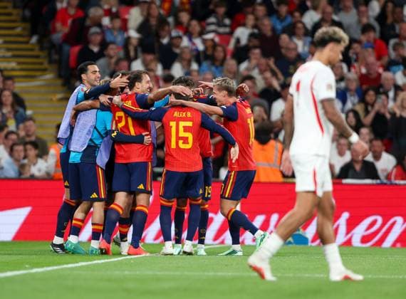 Spain players celebtrate their 3rd goal which was scored by Mikel Oyarzabal England v Spain, UEFA Nations League 2026 27 Group A3, Football, Wembley Stadium, London, UK, 26 09 2026 - 26 Sep 2026London Wembley Stadium England United Kingdom  Copyright: xHanc WiredxPhotos Shutterstockx 17171296cb