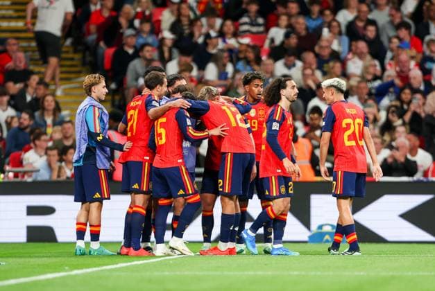 Spain players celebtrate their 3rd goal which was scored by Mikel Oyarzabal England v Spain, UEFA Nations League 2026 27 Group A3, Football, Wembley Stadium, London, UK, 26 09 2026 - 26 Sep 2026London Wembley Stadium England United Kingdom  Copyright: xHanc WiredxPhotos Shutterstockx 17171296ce