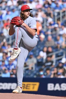 September 26, 2026, Toronto, On, Canada: Cincinnati Reds starting pitcher Rhett Lowder (25) throws to a Toronto Blue Jays batter during first inning MLB, Baseball Herren, USA baseball action in Toronto on Saturday, Sept. 26, 2026. Canada News - September 26, 2026  - ZUMAc35_ 20260926_zaf_c35_050 Copyright: xJonxBlackerx