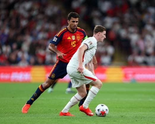 Elliot Anderson of England is shadowed by Rodri of Spain England v Spain, UEFA Nations League 2026 27 Group A3, Football, Wembley Stadium, London, UK, 26 09 2026 - 26 Sep 2026London Wembley Stadium England United Kingdom  Copyright: xHanc WiredxPhotos Shutterstockx 17171296ch