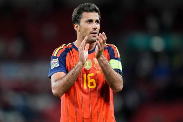 UEFA Nations League: England v Spain Rodri of Spain applauds the fans after the final whistle during the UEFA Nations League match England vs Spain at Wembley Stadium, London, United Kingdom on 26 September 2026 (Photo by Maynard Manyowa News Images) London Wembley Stadium Greater London United Kingdom Copyright: xMaynardxManyowa NewsxImagesx