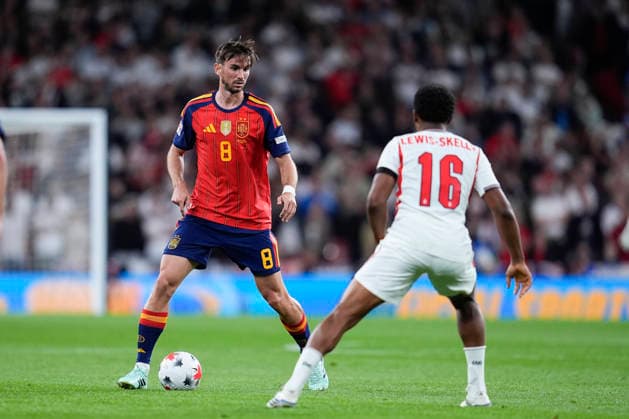 September 26, 2026, London, London, England: Fabian Ruiz of Spain in action against Myles Lewis-Skelly of England during the UEFA Nations League 2026 27 League Phase MD1 Group A3 match between England and Spain at Wembley Stadium on September 26, 2026, in London, England. England V Spain - UEFA Nations League 2026 27 League Phase MD1 Group A3  - ZUMAa181 20260926_zaa_a181_210 Copyright: xDennisxAgyemanx