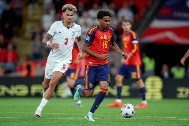 England v Spain - UEFA Nations League 2026 27 Group A3 MD1 Nico O Reilly of England and Lamine Yamal of Spain challenge during the UEFA Nations League 2026 27 group phase match between England and Spain at Wembley Stadium on September 26, 2026 in London, England. London Wembley Stadium England United Kingdom Copyright: xAllstarxPicturexLibraryxLtdx
