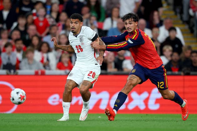 England v Spain - UEFA Nations League 2026 27 Group A3 MD1 Morgan Gibbs-White of England and Marc Pubill of Spain challenge during the UEFA Nations League 2026 27 group phase match between England and Spain at Wembley Stadium on September 26, 2026 in London, England. London Wembley Stadium England United Kingdom Copyright: xAllstarxPicturexLibraryxLtdx