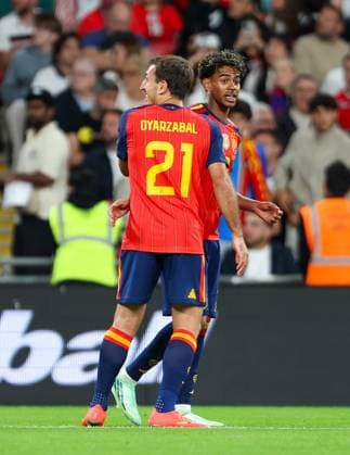 Mikel Oyarzabal of Spain (21) celebrates scoring his teams 3rd and winning goal with Lamine Yamal England v Spain, UEFA Nations League 2026 27 Group A3, Football, Wembley Stadium, London, UK, 26 09 2026 - 26 Sep 2026London Wembley Stadium England United Kingdom  Copyright: xHanc WiredxPhotos Shutterstockx 17171296cq