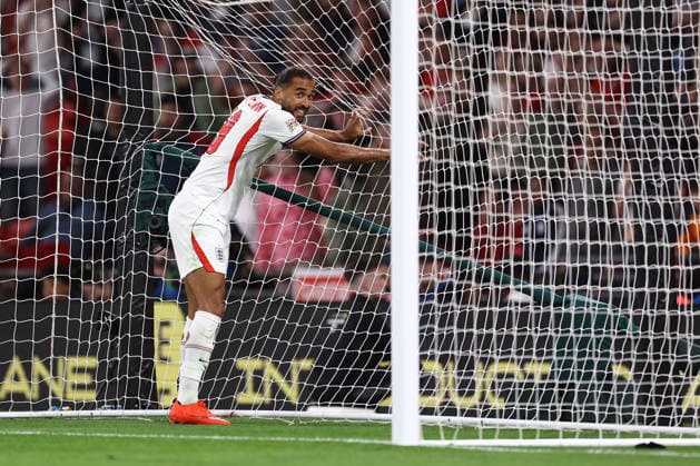 England gegen Spanien, 26. September 2026, London, UEFA Nations League, England gegen Spanien: Dominic Calvert-Lewin aus England drängt gegen das Netz. Foto: Jacques Feeney, Abseits, London, Großbritannien  Copyright: xJacquesxFeeneyx xOffsidexOffside