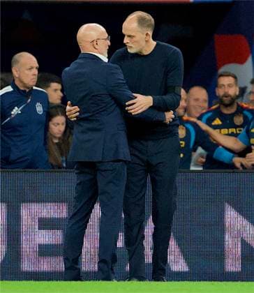 RECORD DATE NOT STATED Football - UEFA Nations League - Group A3 - England v Spain LONDON, ENGLAND - Saturday, September 26, 2026: Spain s head coach Luis de la Fuente (L) and England s head coach Thomas Tuchel embrace after the UEFA Nations League Group A3 match between England and Spain at Wembley Stadium. Spain won 3-2. (Photo by Thomas Major Propaganda) LONDON Wembley Stadium GREATER LONDON ENGLAND  Copyright: xThomasxMajorx 2026-09-26-England_v_Spain-116