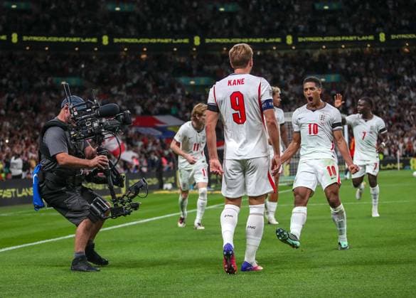 Harry Kane (9) celebrates putting England 2-1 ahead with teammates England v Spain, UEFA Nations League 2026 27 Group A3, Football, Wembley Stadium, London, UK, 26 09 2026 - 26 Sep 2026London Wembley Stadium England United Kingdom  Copyright: xHanc WiredxPhotos Shutterstockx 17171296cv