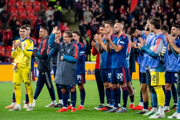 Croatian players thank the fans for their support after the UEFA Nations League, A3 group 1st round match: Czechia vs Croatia, in Prague, Czech Republic, on September 26, 2026. (CTKxPhoto VitxSimanek) CTKPhotoP2026092607044  CTKPhotoP2026092607044