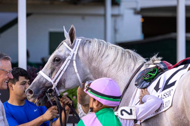 September 26, 2026, USA: Dragoon Guard (2) ridden by Tyler Gaffalione wins the Lukas Classic Stakes at Churchill Downs on September 26, 2026. Candice Chavez Eclipse Sportswire CSM USA - ZUMAcs17 20260926_faf_cs17_049 Copyright: x {Serialx