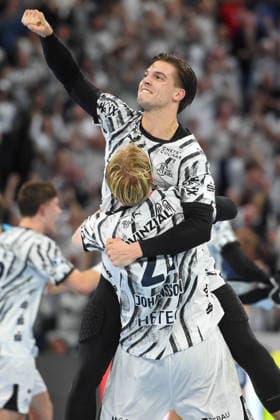 Handball I Men s I 2026–2027 Season I Bundesliga I Matchday 6 I THW Kiel vs. SG Flensburg-Handewitt I September 26, 2026; from left: Eric Johansson (21), THW Kiel; Domen Makuc (35), THW Kiel Copyright: xLobeca JanxKirschnerx