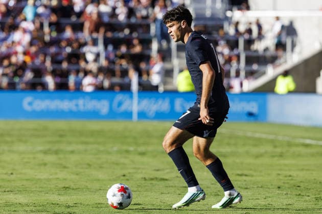 ORLANDO, FLORIDA - SEPTEMBER 26: United States midfielder Gio Reyna controls the ball during the second half of the International Friendly, Länderspiel, Nationalmannschaft between USA and Peru at Inter&Co Stadium on September 26, 2026 in Orlando, Florida Copyright: xMorganxTenczax xSPPx Sportspressphoto_SPR240759