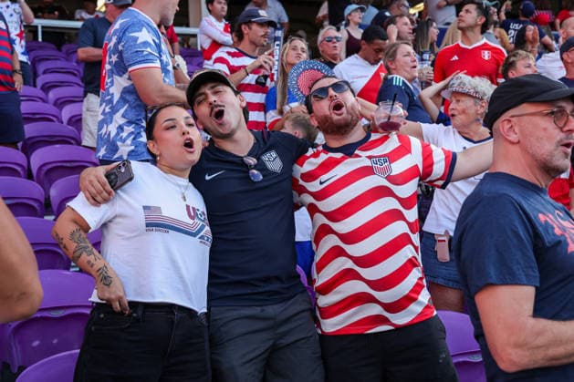 September 26, 2026, Orlando, Florida, USA: Supporters reacts after United States win 4-1 over Peru. The United States hosted Peru in an International Friendly, Länderspiel, Nationalmannschaft at Inter&Co Stadium in Orlando, FL. Soccer 2026: United States 4:1 Peru  - ZUMAm299 20260926_znp_m299_001 Copyright: xTaylorxMcFeex