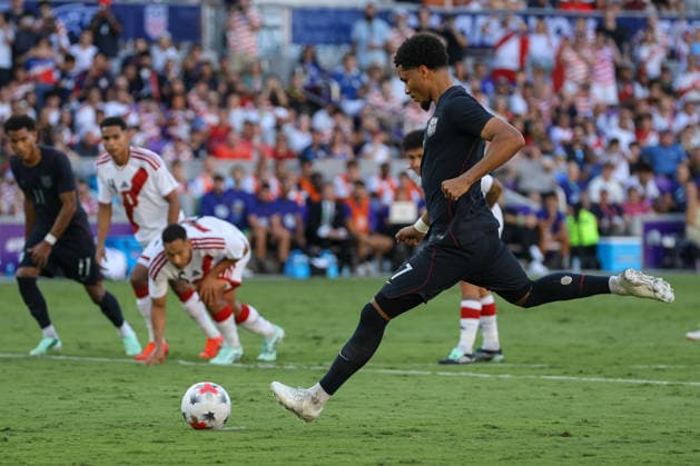 September 26, 2026, Orlando, Florida, USA: United States midfielder MALIK TILLMAN (17) attempts a penalty kick during the second half against Peru. The United States hosted Peru in an International Friendly, Länderspiel, Nationalmannschaft at Inter&Co Stadium in Orlando, FL. Soccer 2026: United States 4:1 Peru  - ZUMAm299 20260926_znp_m299_008 Copyright: xTaylorxMcFeex