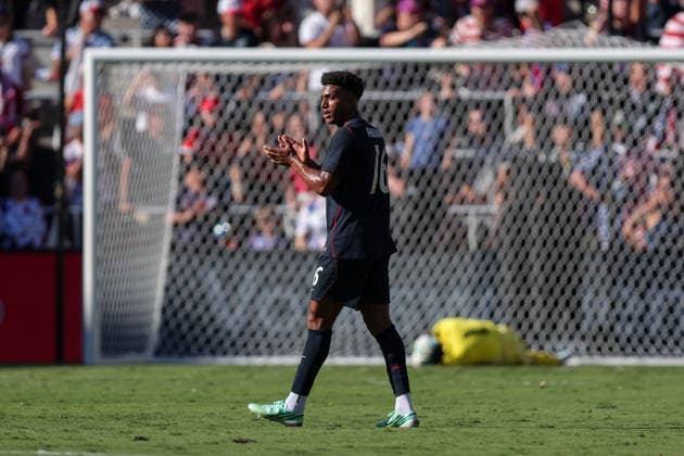 September 26, 2026, Orlando, Florida, USA: United States defender ALEX FREEMAN (16) looks on during a match against Peru. The United States hosted Peru in an International Friendly, Länderspiel, Nationalmannschaft at Inter&Co Stadium in Orlando, FL. Soccer 2026: United States 4:1 Peru  - ZUMAm299 20260926_znp_m299_030 Copyright: xTaylorxMcFeex