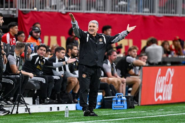 ATLANTA, GA - SEPTEMBER 26: Atlanta head coach Gerardo Martino reacts during the MLS, Fussball Herren, USA match between New York City FC and Atlanta United FC on September 26th, 2026 at Mercedes-Benz Stadium in Atlanta, GA. (Photo by Rich von Biberstein Icon Sportswire) SOCCER: SEP 26 MLS Atlanta United vs New York City FC EDITORIAL USE ONLY Icon260926005