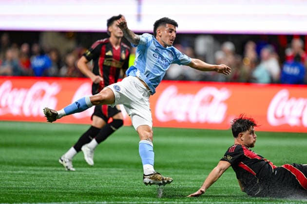 ATLANTA, GA - SEPTEMBER 26: Nicolas Fernandez 7 of New York takes a shot during the MLS, Fussball Herren, USA match between New York City FC and Atlanta United FC on September 26th, 2026 at Mercedes-Benz Stadium in Atlanta, GA. (Photo by Rich von Biberstein Icon Sportswire) SOCCER: SEP 26 MLS Atlanta United vs New York City FC EDITORIAL USE ONLY Icon260926009