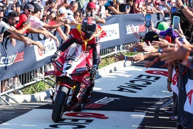 SBK Round 10 EICMA Italian Round (Podium Race 1) in San Martino del Lago, Italy - 26 Sep 2026 Iker Lecuona of Aruba.it Racing - Ducati with Ducati Panigale V4R celebrates the victory in Race 1 during Podium Race 1 of SBK Round 10 EICMA Italian Round. San Martino del Lago Italy Copyright: xFabrizioxCarabellix xSOPAxImagesx Fabrizio-Carabelli-1454062