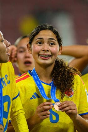 Brenda CARDONA seen celebrating with medal during 2026 FIFA U-20 Women™s World Cup Bronze Final match between teams of Italy and Colombia in Lodz, Poland (Tomasz Karczewski Ball Raw Images) Lodz Stadion Miejski LKS Lodz Poland Copyright: xTomaszxKarczewskix tomaszkarczewski_wlochy_kolumbia_u20_2627_TK1_4331-2