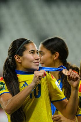 Mariana SILVA seen celebrating with medal during 2026 FIFA U-20 Women™s World Cup Bronze Final match between teams of Italy and Colombia in Lodz, Poland (Tomasz Karczewski Ball Raw Images) Lodz Stadion Miejski LKS Lodz Poland Copyright: xTomaszxKarczewskix tomaszkarczewski_wlochy_kolumbia_u20_2627_TK1_4359-2