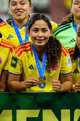 Brenda CARDONA seen celebrating with medal during 2026 FIFA U-20 Women™s World Cup Bronze Final match between teams of Italy and Colombia in Lodz, Poland (Tomasz Karczewski Ball Raw Images) Lodz Stadion Miejski LKS Lodz Poland Copyright: xTomaszxKarczewskix tomaszkarczewski_wlochy_kolumbia_u20_2627_TK2_7954-2