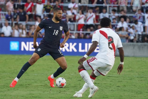 George Campbell (L) of United States in action against Oslimg Mora (R) of Peru during a friendly match between the United States and Peru at Inter&Co Stadium in Orlando, United States, 26 September 2026. International Friendly, Länderspiel, Nationalmannschaft United States vs. Peru !ACHTUNG: NUR REDAKTIONELLE NUTZUNG!  Copyright: xKennethxFernandezx AMDEP3200 20260927-55021515799_1
