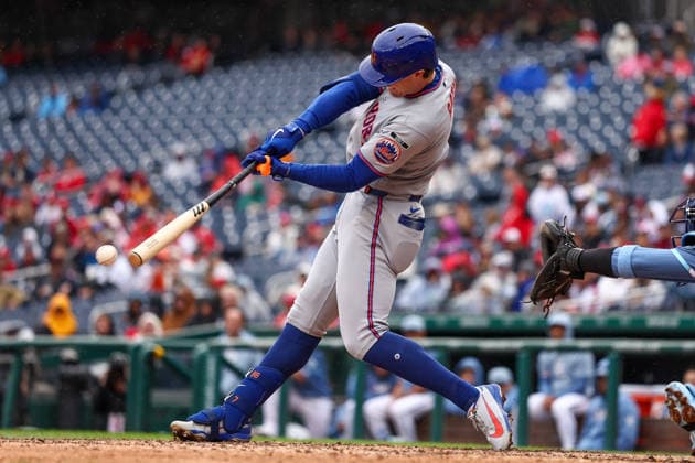 September 26, 2026, Washington D.C, District Of Columbia, United States: Washington, DC; New York Mets third baseman Brett Baty (7) hits a ground ball during a Major League Baseball game against the Washington Nationals at Nationals Park on Saturday, September 26, 2026. The Mets beat the Nationals 7-1. Washington D.C United States - ZUMAp258 20260926_znp_p258_075 Copyright: xStevexPrakopex