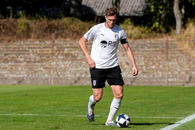 Aaron Frey, SG Barockstadt, 21, captain, on the ball, cutout, full-body, single frame, single photo, action, September 26, 2026, Mannheim, Germany, soccer, Regionalliga Südwest, VfR Mannheim, SG Barockstadt, Fulda, Lehnerz xozx