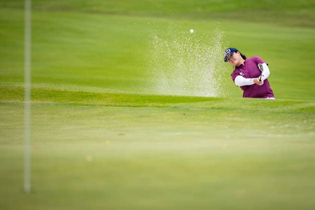 September 26, 2026, Rogers, Arkansas, USA: ANGEL YIN hits a bunker shot on the fourth hole during the second round of the Walmart NW Arkansas Championship at Pinnacle Country Club. LPGA, Golf Damen 2026: Walmart NW Arkansas Championship Round 2  - ZUMAw173 20260926_zsp_w173_006 Copyright: xLukexWelshx