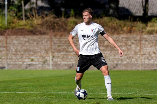 Aaron Frey, SG Barockstadt, 21, captain, on the ball, cutout, full-body, single image, single photo, action, September 26, 2026, Mannheim, Germany, soccer, Regionalliga Südwest, VfR Mannheim, SG Barockstadt, Fulda, Lehnerz xozx