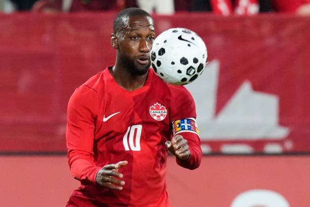 September 26, 2026, Toronto, On, CAN: Canada s forward Junior Hoilett controls a pass during International Friendly, Länderspiel, Nationalmannschaft action against Chile, in Toronto, on Saturday, Sept. 26, 2026. Canada News - September 26, 2026  - ZUMAc35_ 20260926_zaf_c35_131 Copyright: xChrisxYoungx