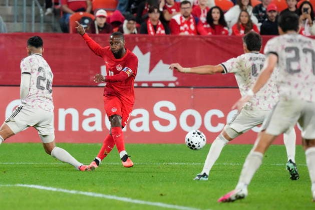 September 26, 2026, Toronto, On, CAN: Canada s Junior Hoilett sends a cross into the Chilean penalty area during second half International Friendly, Länderspiel, Nationalmannschaft action, in Toronto, on Saturday, Sept. 26, 2026. Canada News - September 26, 2026  - ZUMAc35_ 20260926_zaf_c35_132 Copyright: xChrisxYoungx