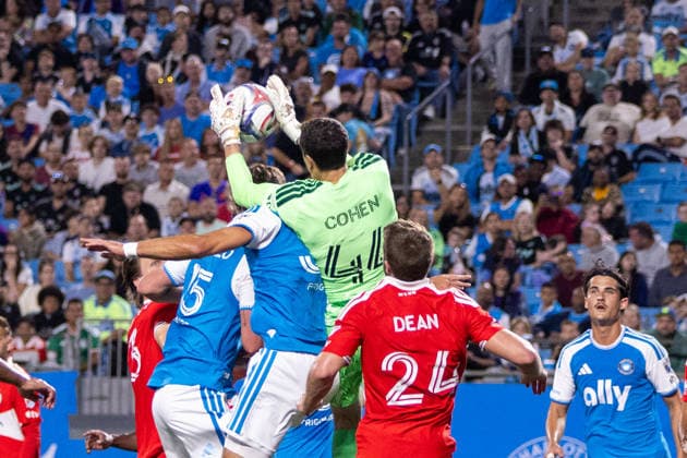 MLS, Fussball Herren, USA 2026: Chicago Fire At Charlotte FC Sep 26 September 26, 2026: Chicago Fire FC forward Jason Shokalook (44) catches the corner during the first half against the Charlotte FC the MLS match up at Bank of America Stadium in Charlotte, NC. Mandatory Credit: Scott Kinser-Cal Media (Credit Image: Â Scott Kinser Cal Sport Media) Charlotte Nc United States EDITORIAL USE ONLY Copyright: xx ZUMA-20260926_zma_c04_396.jpg ScottxKinserx csmphotothree526467