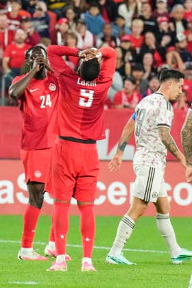 September 26, 2026, Toronto, On, CAN: Canada s Promise David and Cyle Larin react to a missed scoring opportunity as Chile s Rodrigo Echeverria walks past during second half International Friendly, Länderspiel, Nationalmannschaft action, in Toronto, on Saturday, Sept. 26, 2026. Canada News - September 26, 2026  - ZUMAc35_ 20260926_zaf_c35_139 Copyright: xChrisxYoungx