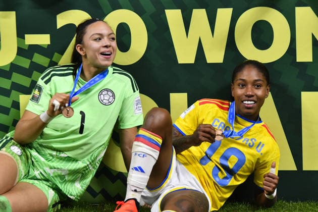SOCCER - FIFA World Cup, WM, Weltmeisterschaft, Fussball - U-20 Women s - Italy vs. Colombia Photo by IPA ABACAPRESS.COM89008429 - Luisa Agudelo (COL) and Sintia Cabezas (COL) with their bronze medals during the third-place match of the FIFA U-20 Women’s World Cup between Italy and Colombia, held in Lódz, Poland, on September 26, 2026 Lodz Poland  Copyright: xIPAxSport ABACAx