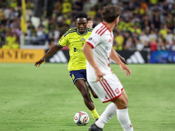 September 26, 2026: Nashville SC midfielder Shakur Mohammed (14) advances the ball during a MLS, Fussball Herren, USA regular season match between Toronto FC and Nashville SC at Geodis Park in Nashville, TN. CSM MLS SOCCER 2026: Toronto FC Vs Nashville SC SEP 26  - ZUMAc04_ 20260926_zma_c04_569 Copyright: xStephenxFurstx