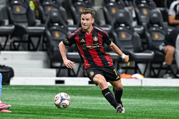 ATLANTA, GA - SEPTEMBER 26: Giuliano Galoppo 11 of Atlanta looks to pass during the MLS, Fussball Herren, USA match between New York City FC and Atlanta United FC on September 26th, 2026 at Mercedes-Benz Stadium in Atlanta, GA. (Photo by Rich von Biberstein Icon Sportswire) SOCCER: SEP 26 MLS Atlanta United vs New York City FC EDITORIAL USE ONLY Icon260926027