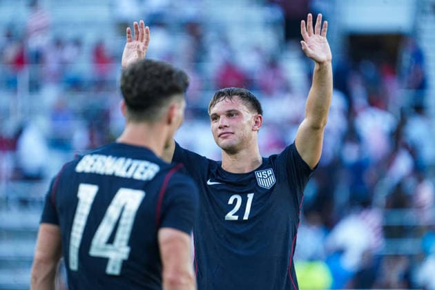 Peru v USA in a friendly Florida Series Match, Orlando, Florida Orlando, Florida, USA, September 26, 2026, USA player Frankie Westfield 21 waving to fans at Inter.Co Stadium. Copyright: xMartyxJean-Louisx