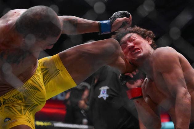 September 26, 2026, Las Vegas, Nevada, USA: RAUL ROSAS JR. defeated RAONI BARCELOS by TKO (slam) at 1:38 of Round 5 during UFC Fight Night at the UFC APEX in Las Vegas. Las Vegas USA - ZUMAo117 20260926_zsp_o117_019 Copyright: xMikaelxOnax