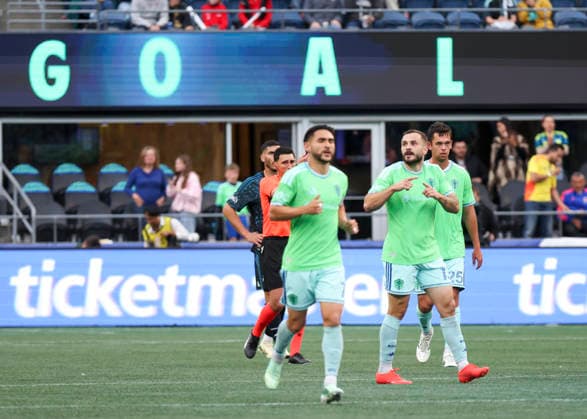 SEATTLE, WA - SEPTEMBER 26: Seattle Sounders FC forward Jordan Morris (13) celebrates his goal in the first half during the MLS, Fussball Herren, USA match between Minnesota United FC and Seattle Sounders FC on September 26, 2026 at Lumen Field in Seattle, Washington. (Photo by Leslie Plaza Johnson Icon Sportswire) SOCCER: SEP 26 MLS Seattle Sounders FC vs Minnesota United FC EDITORIAL USE ONLY Icon260926009