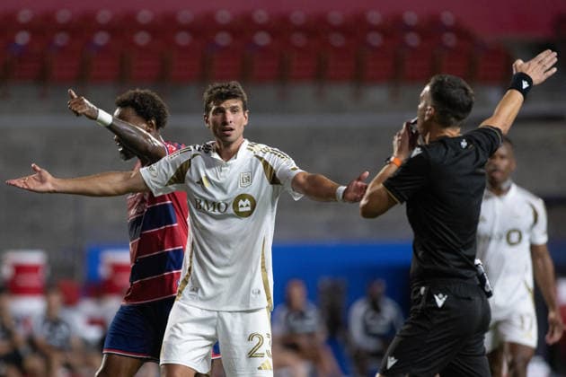 September 26, 2026, Frisco, Texas, USA: Los Angeles FC defender YEVHEN CHEBERKO (23) reacts to an offsides call during a soccer game between Los Angeles FC and FC Dallas at Toyota Stadium in Frisco, TX. Soccer 2026: FC Dallas 1:0 Los Angeles FC  - ZUMAh193 20260926_zsp_h193_014 Copyright: xDanielxMcGregor-Huyerx