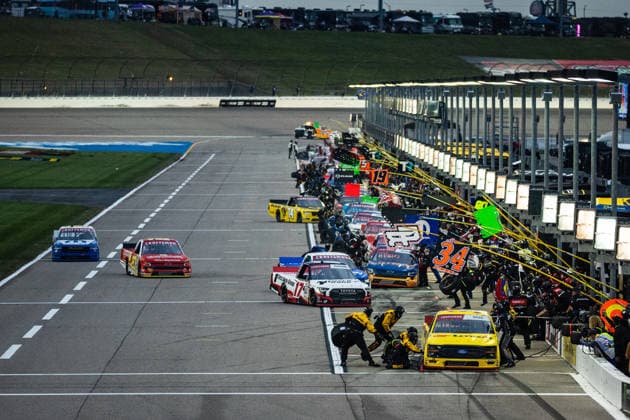 KANSAS CITY, KS - SEPTEMBER 26: Much of the field comes in for late-race pit stops during the NASCAR, Motorsport, USA CRAFTSMAN Truck Series Playoffs Race to Stop Suicide 200 on Saturday, September 26, 2026, at Kansas Speedway in Kansas City, KS. (Photo by Kyle Ocker Icon Sportswire) AUTO: SEP 26 NASCAR CRAFTSMAN Truck Series Playoffs Race to Stop Suicide 200 EDITORIAL USE ONLY Icon260926017