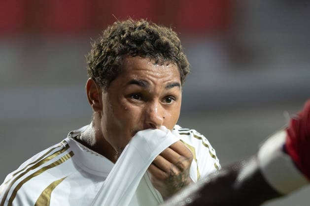 September 26, 2026, Frisco, Texas, USA: Los Angeles FC forward ARMINDO SIEB (9) wipes his face during a soccer game between Los Angeles FC and FC Dallas at Toyota Stadium in Frisco, TX. Soccer 2026: FC Dallas 1:0 Los Angeles FC  - ZUMAh193 20260926_zsp_h193_019 Copyright: xDanielxMcGregor-Huyerx