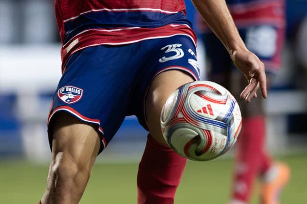 September 26, 2026, Frisco, Texas, USA: A detailed shot of FC Dallas defender NOLAN NORRIS (32) kicking a ball during a soccer game between Los Angeles FC and FC Dallas at Toyota Stadium in Frisco, TX. Soccer 2026: FC Dallas 1:0 Los Angeles FC  - ZUMAh193 20260926_zsp_h193_021 Copyright: xDanielxMcGregor-Huyerx