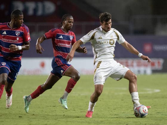 September 26, 2026, Frisco, Texas, USA: Los Angeles FC defender YEVHEN CHEBERKO (23) moves the ball during a soccer game between Los Angeles FC and FC Dallas at Toyota Stadium in Frisco, TX. Frisco USA - ZUMAh193 20260926_zsp_h193_020 Copyright: xDanielxMcGregor-Huyerx
