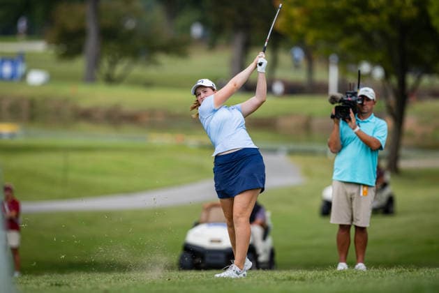 September 26, 2026, Rogers, Arkansas, USA: LOTTIE WOAD hits an approach shot from the rough on the eighth hole during the second round of the Walmart NW Arkansas Championship at Pinnacle Country Club. LPGA, Golf Damen 2026: Walmart NW Arkansas Championship Round 2  - ZUMAw173 20260926_zsp_w173_077 Copyright: xLukexWelshx