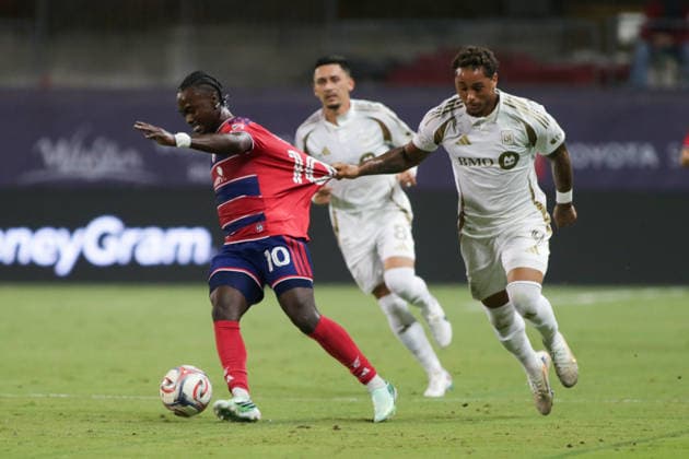 September 26, 2026, Frisco, Texas, USA: Los Angeles FC forward ARMINDO SIEB (9) (right) grabs the jersey of FC Dallas forward SANTIAGO MORENO (10) (left) during a soccer game between Los Angeles FC and FC Dallas at Toyota Stadium in Frisco, TX. Frisco USA - ZUMAh193 20260926_zsp_h193_046 Copyright: xDanielxMcGregor-Huyerx